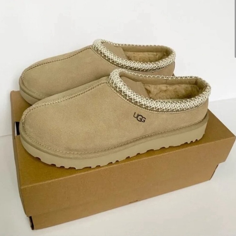 Tasman Uggs size 9 MUSTARD SEED